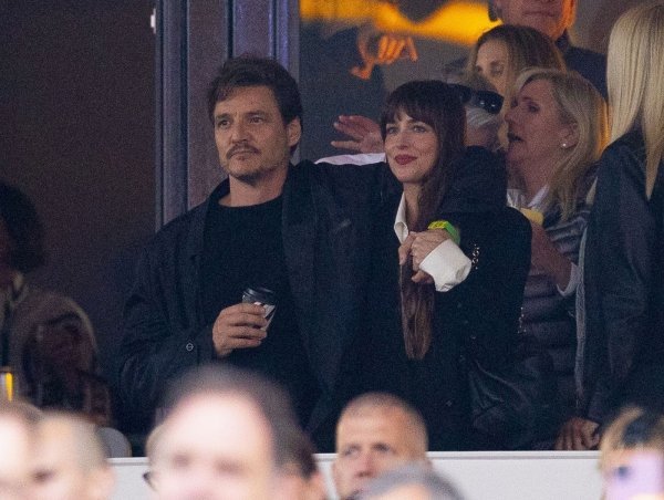 Dakota Johnson i Pedro Pascal