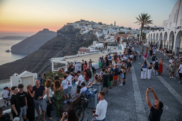 Santorini je preplavljen turistima