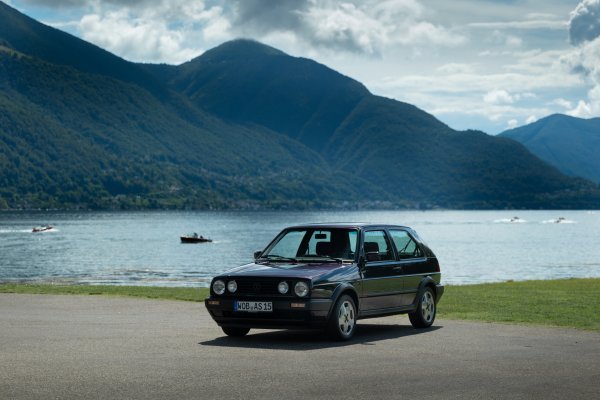 Volkswagen Golf Mk2 Fire and Ice iz 1990.