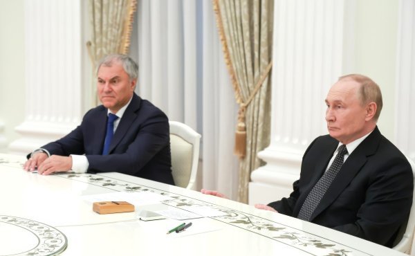 Vjačeslav Volodin i Vladimir Putin