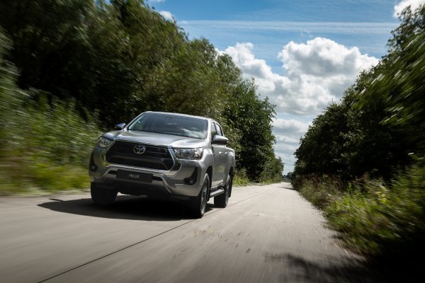 Toyota Hilux Hybrid 48V