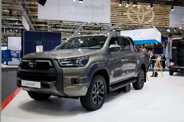 Toyota Hilux Double cab Invincible 48V Mild Hybrid na IAA Transportation 2024. u Hannoveru