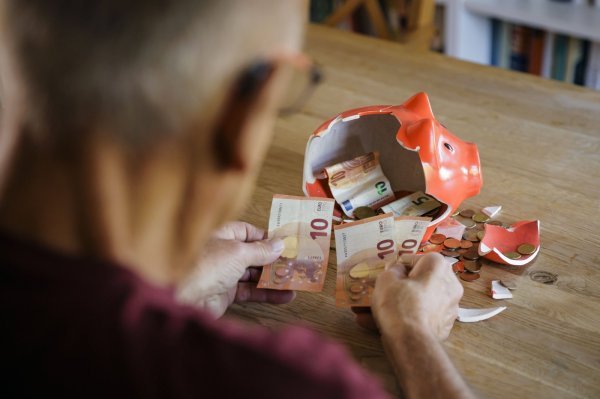 Osnovno osiguranje za starijeg samca u Njemačkoj iznosi 563 eura, a socijalna pomoć u Hrvatskoj svega 195 eura