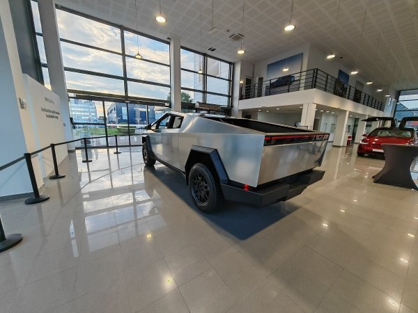 Tesla Cybertruck - hrvatska premijera