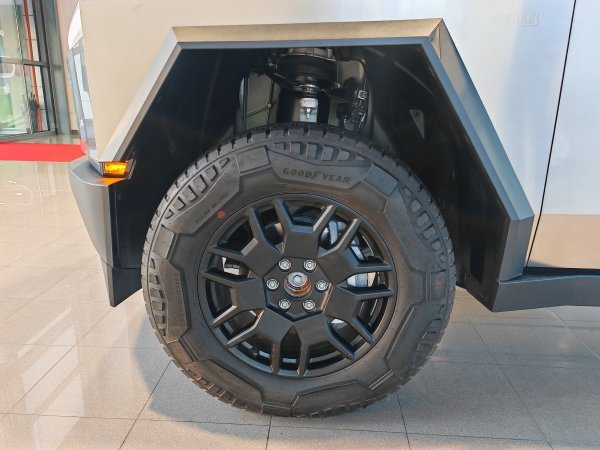 Tesla Cybertruck - hrvatska premijera