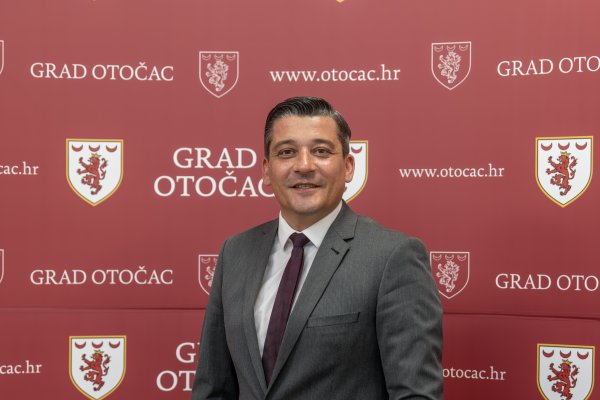 Goran Bukovac, gradonačelnik Otočca