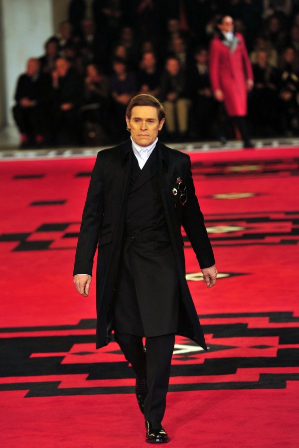 Willem Dafoe na reviji modne kuće Prada 2012. godine