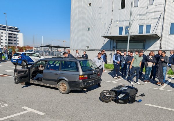 Simulacijom sudara automobila i motocikla (skutera) se demonstriralo što se događa u trenutku sudara te koje su naknadne posljedice