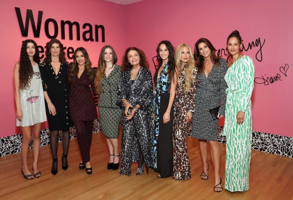 Mia Oseary, Michelle Alves, Jessica Alba, Sasha Pieterse, Diane von Fürstenberg, Ali Kay von Fürstenberg, Rachel Zoe, Cindy Crawford i Anne Marie Kortright