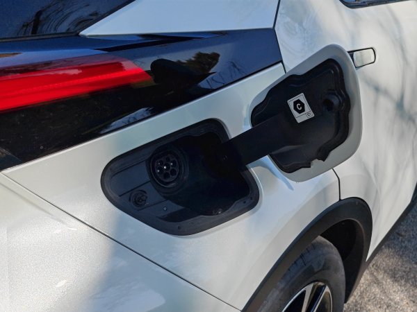 Toyota C-HR Plug-in 2.0 PHEV 5D E-CVT C-LUB Tech Bitone