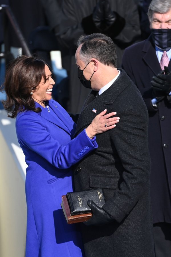 Kamala Harris i Doug Emhoff na ceremoniji prisege