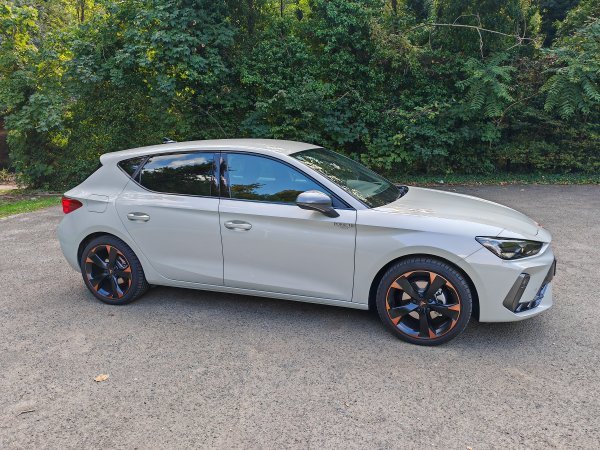 Cupra Leon 1.5 eTSI DSG Tribe