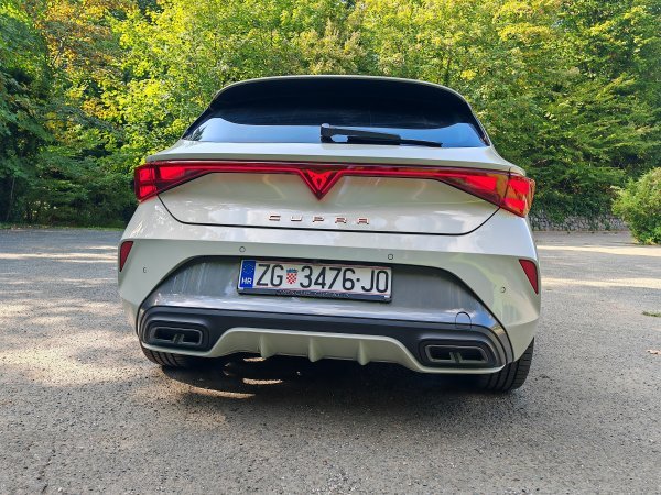 Cupra Leon 1.5 eTSI DSG Tribe