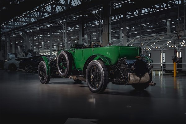 Bentley Speed Six Continuation Series