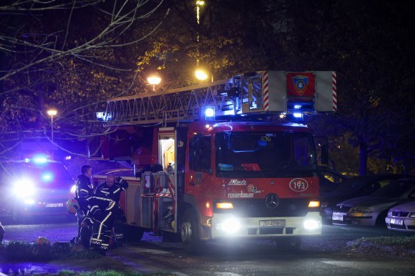 Vatrogasci u akciji: Gorjela kuća u Travnom