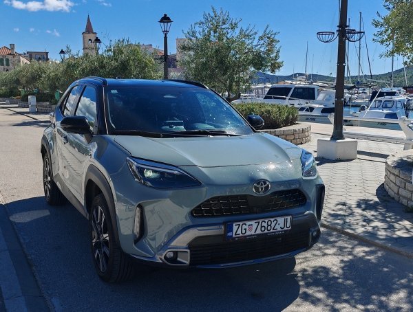 Toyota Yaris Cross MC24 1.5 HEV 130KS 5D E-CVT Premiere