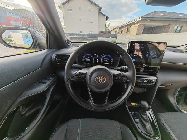 Toyota Yaris Cross MC24 1.5 HEV 130KS 5D E-CVT Premiere