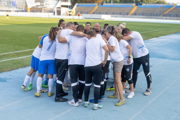 Nogometašice Osijeka: Dosta je bogaćenja preko naših leđa! Mi konobarimo, čistimo kafiće...