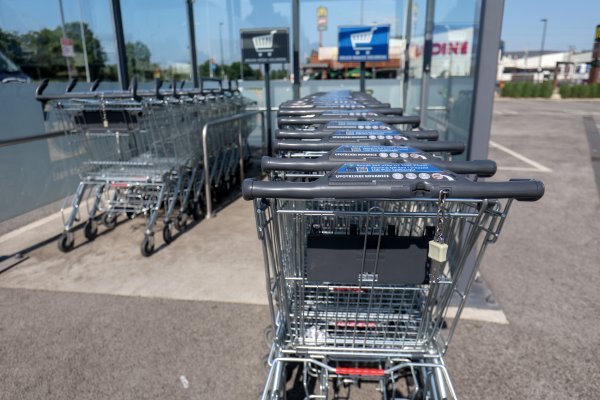 Radno vrijeme trgovina u nedjelju i za Dan sjećanja: Kupovat će samo snalažljivi