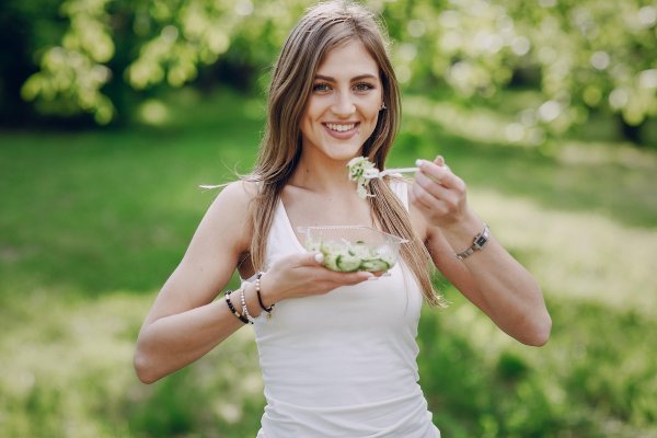 Dijeta Pro-Lon se fokusira na namirnice biljnog podrijetla, s niskim sadržajem šećera i proteina.