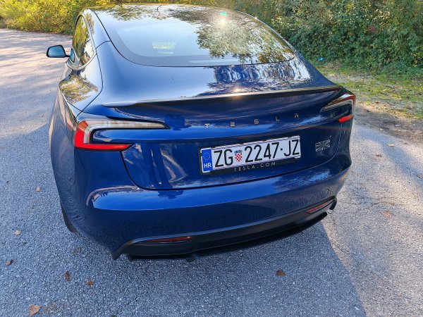 Tesla Model 3 Performance