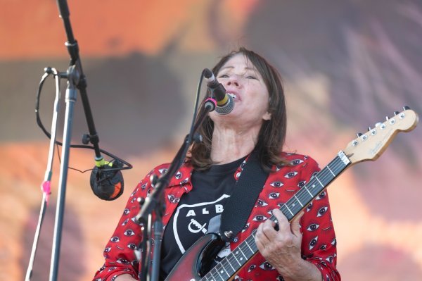 Kim Deal ljetos je odsvirala još jednu turneju s The Breedersima