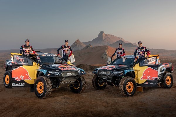 Toyota GR DKR Hilux Evo za Dakar 2025 (Seth Quintero/Dennis Zenz i Lucas Moraes/Armand Monleon)