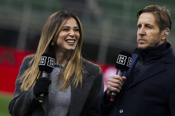 Poznata TV prezenterica Diletta Leotta i bivši nogometaš Massimo Ambrosini komentiraju utakmice Serie A