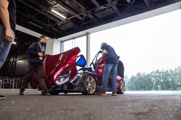 Valtteri Bottas, vozač Formule 1, testirao Alfa Romeo 33 Stradale na stazi Balocco