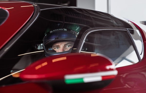 Valtteri Bottas, vozač Formule 1, testirao Alfa Romeo 33 Stradale na stazi Balocco