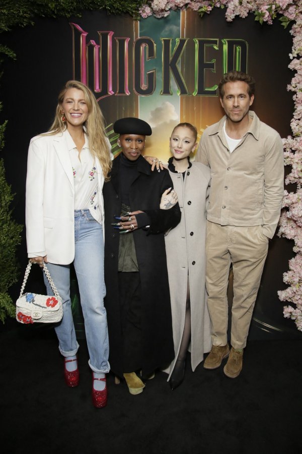 Blake Lively, Cynthia Erivo, Ariana Grande i Ryan Reynolds