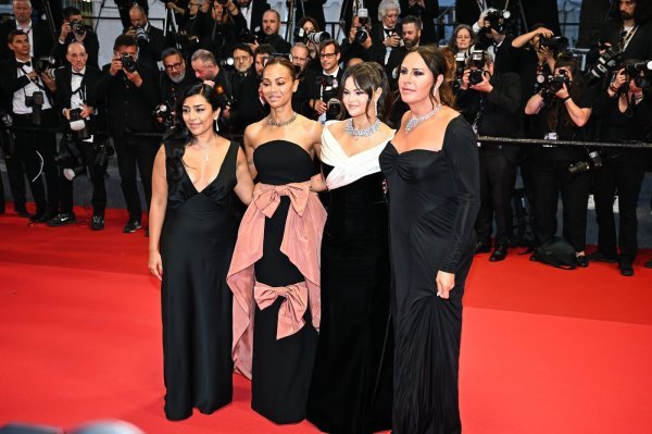 Andriana Paz, Zoe Saldana, Selena Gomez, Karla Sofia Gascon