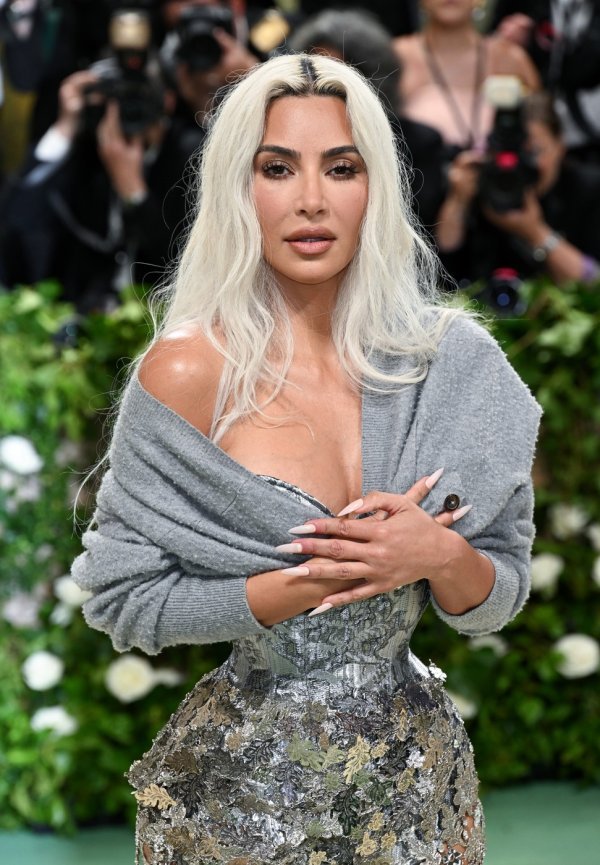 Kim Kardashian na Met Gali 2024. godine