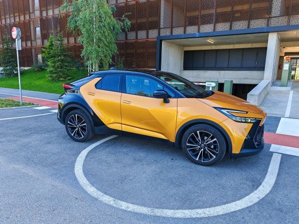 Toyota C-HR 2.0HEV 5D E-CVT Premiere