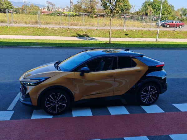 Toyota C-HR 2.0HEV 5D E-CVT Premiere