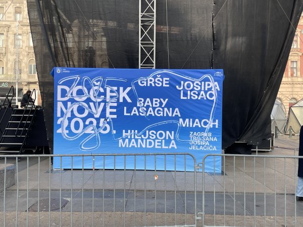 Plakat s imenima izvođačima za doček Nove godine u Zagrebu