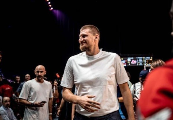 Nikola Jokić u Coca-Cola Areni u Dubaiju