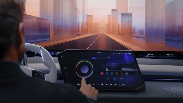 BMW pokazao na CES-u 2025 novi Panoramic iDrive