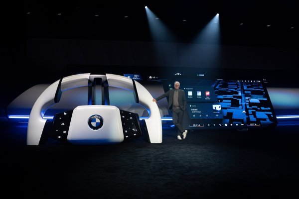 BMW pokazao na CES-u 2025 novi Panoramic iDrive