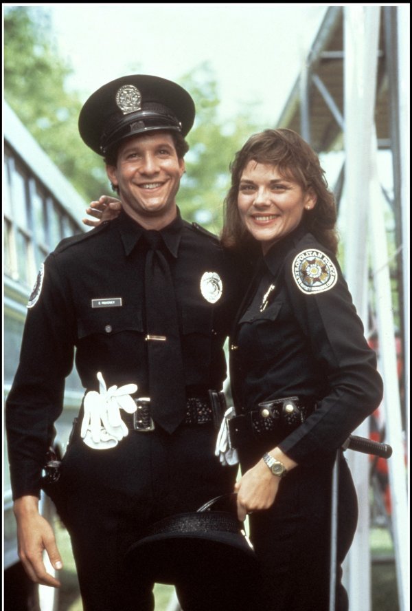 Steve Guttenberg i Kim Cattrall u 'Policijskoj akademiji'