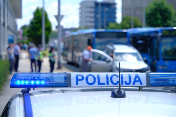 Policija uhitila Čeha koji je razbijao i krao iz automobila po Splitu