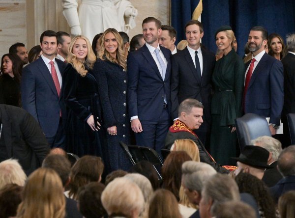 Michael Boulos, Tiffany Trump, Lara Trump, Eric Trump, Jared Kushner, Ivanka Trump i Donald Trump Jr.