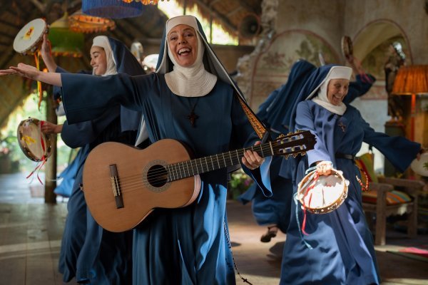 Olivia Colman as The Reverend Mother © STUDIOCANAL SAS © PETER MOUNTAIN