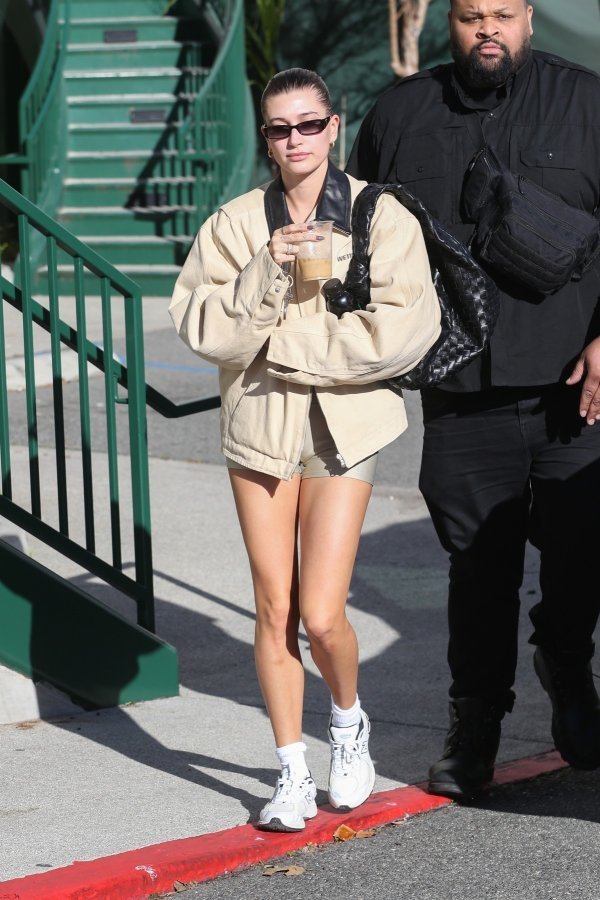 Hailey Bieber