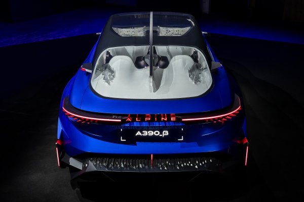 Alpine A390_β izložbeni automobil