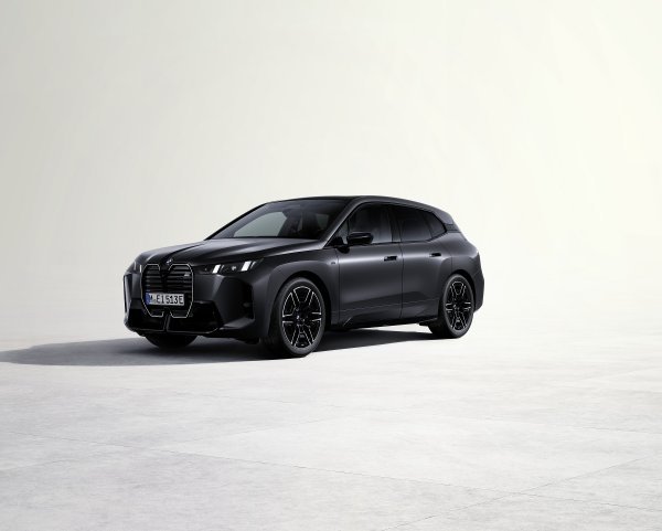 BMW iX M70 xDrive, Frozen Deep Grey metallic