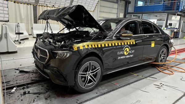 Mercedes-Benz E-klasa je najsigurniji automobil 2024. godine