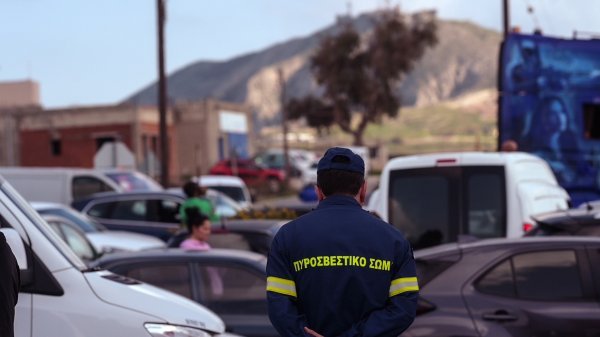 Policajac na terenu na Santoriniju