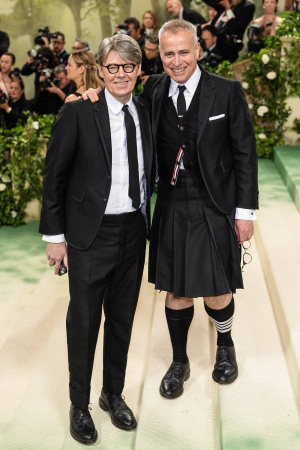 Andrew Bolton i dizajner Thom Browne na Met Gali 2024. godine