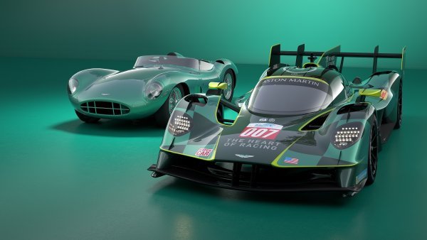 Hiperautomobil Aston Martin Valkyrie za 2025.